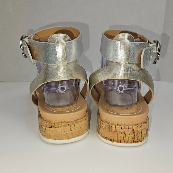 Marc Fisher Verily 8 WIDE Silver Multi Leather Cork Low Platform Sandal Metallic - Picture 4 of 16